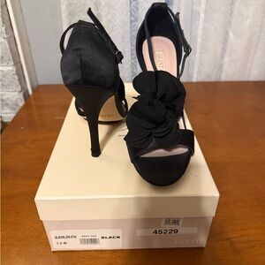 Glint Elegant Black Heels with Floral Design